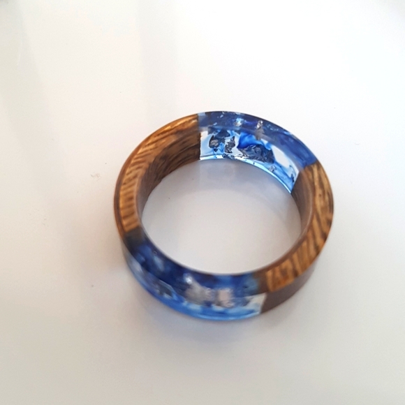 Wood Clear Resin Ring - Picture 4 of 8